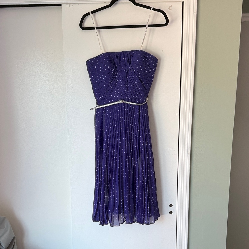 Donna Morgan Strapless Purple Dress with White Accents – Size 6